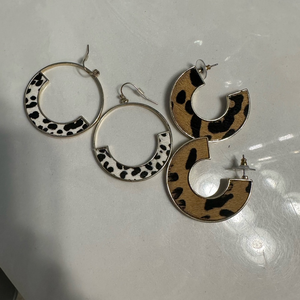 Women’s earrings with animal print